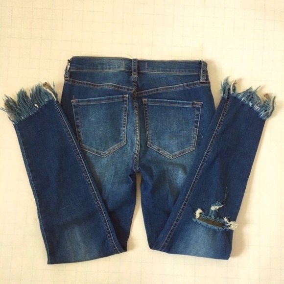 Free People Mid Rise Raw Frayed Fringe Hem Dark Wash Fringe Ankle Skinny Jeans - Picture 16 of 16